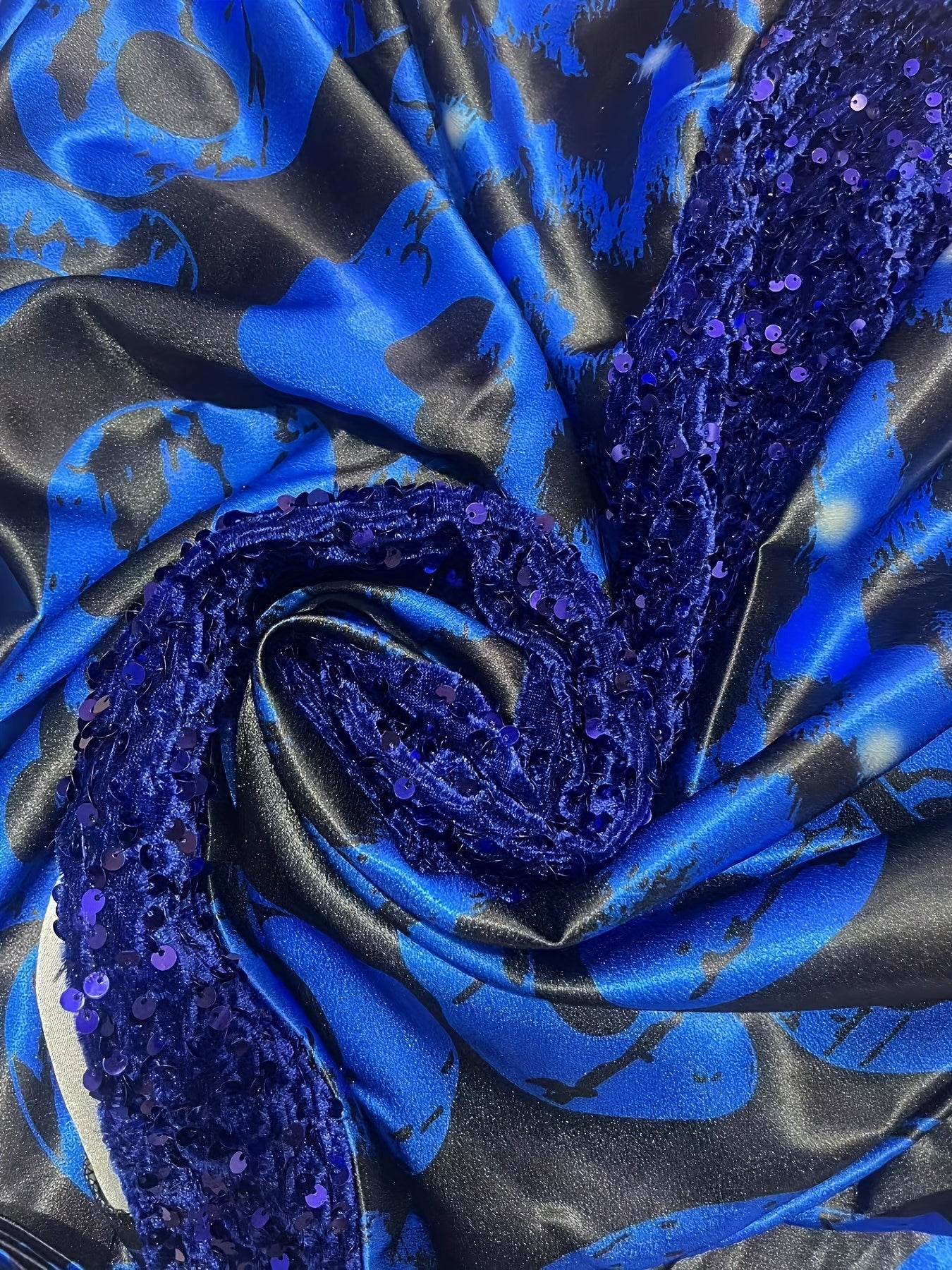 Plus o'lchamda bosma sequin kiyiwi, batwing qo'llari va V-shaklidagi bo'yin uchun ayollar uchun