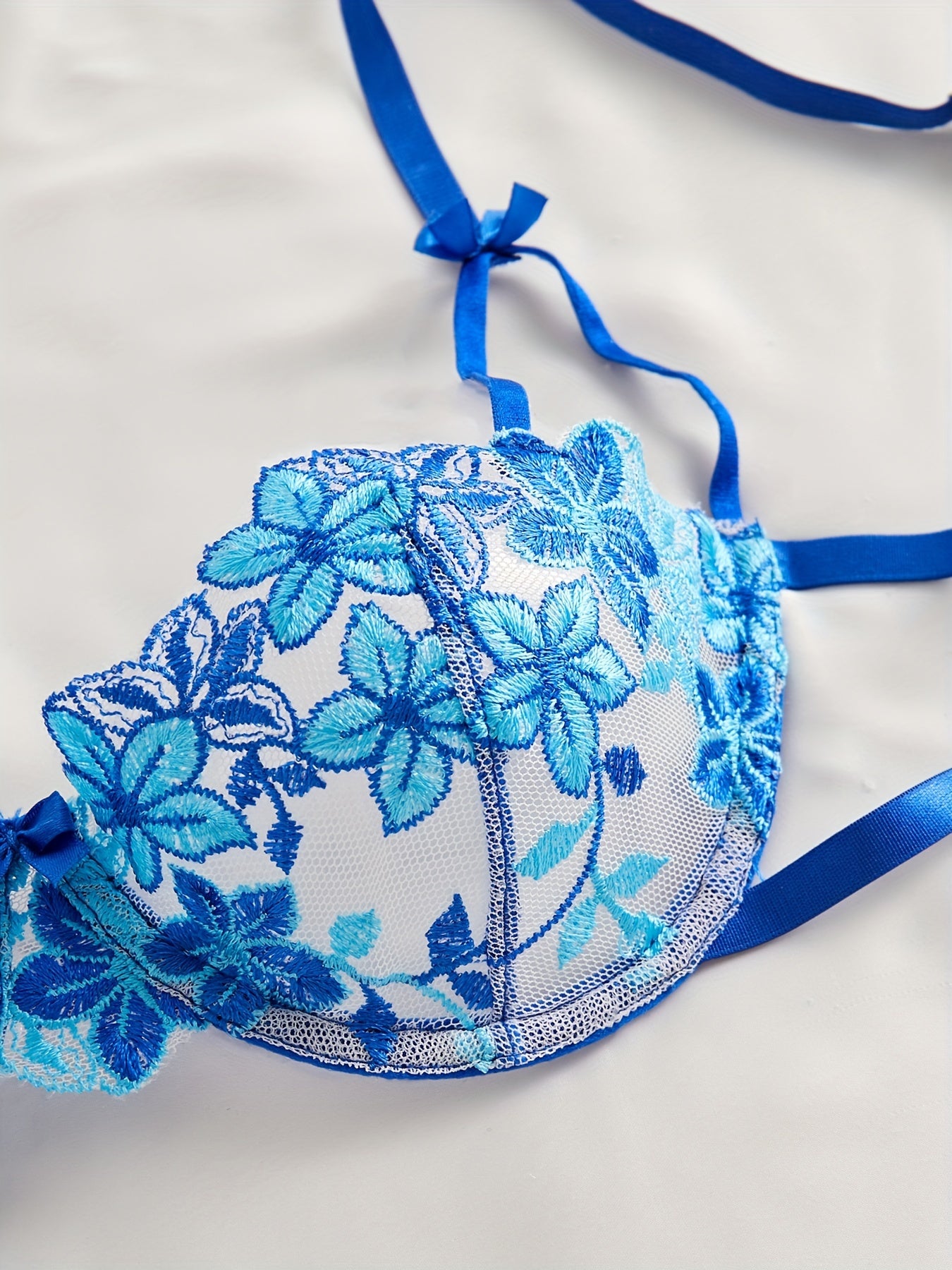 Gul naqshli dantel braletlar va ichki kiyim to'plami, ayollar uchun jozibali shaffof ichki kiyim.