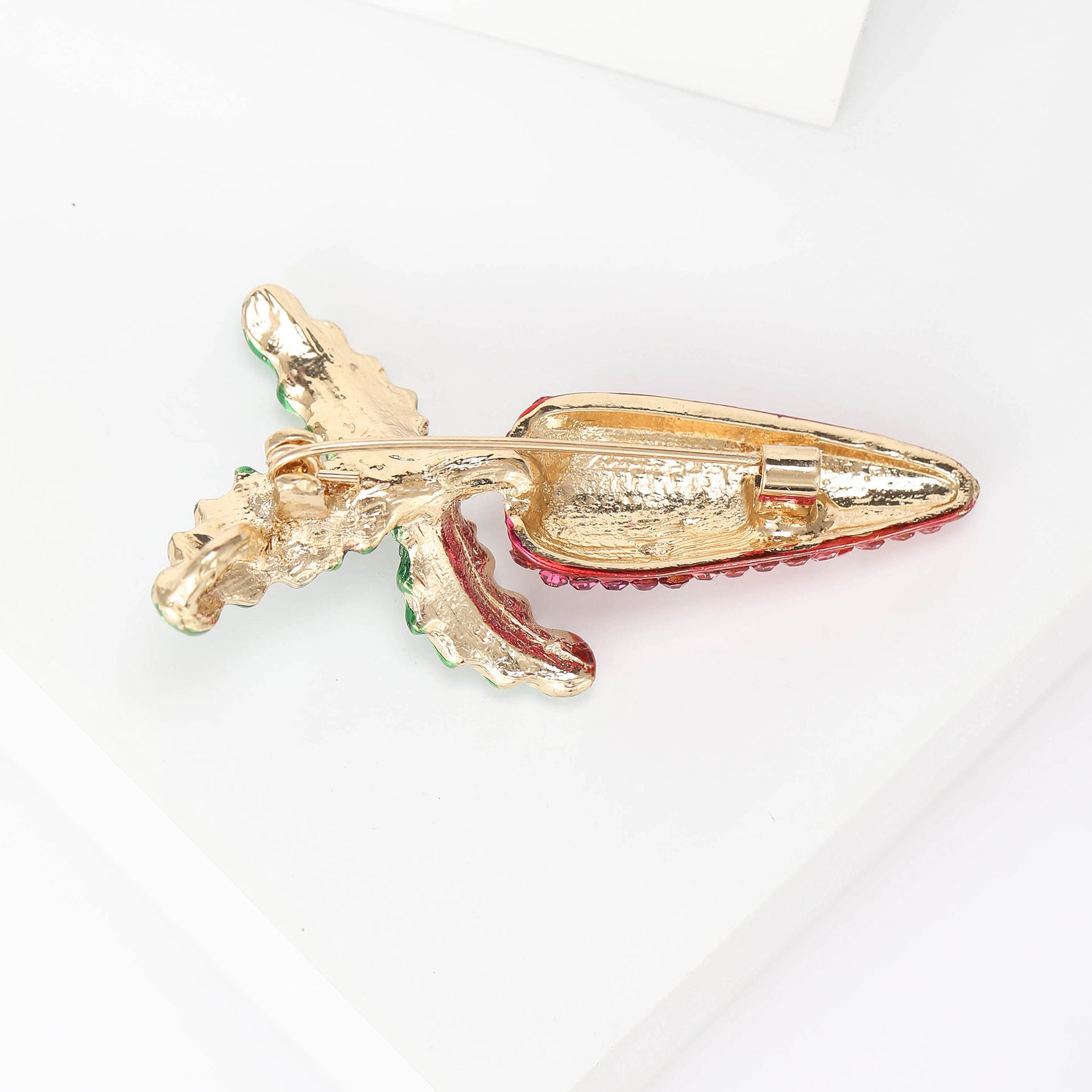Women's Rhinestone Carrot Brooch Pin with Sparkling Diamond Accents