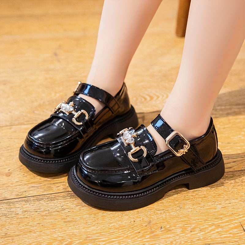 Zapatos planos tipo Mary Jane para niñas con diseño de corazón, de microfibra ligera y cuero sintético, en negro o blanco