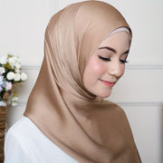 Wrinkled Satin Muslim Hijab Natural Fiber Lightweight Black