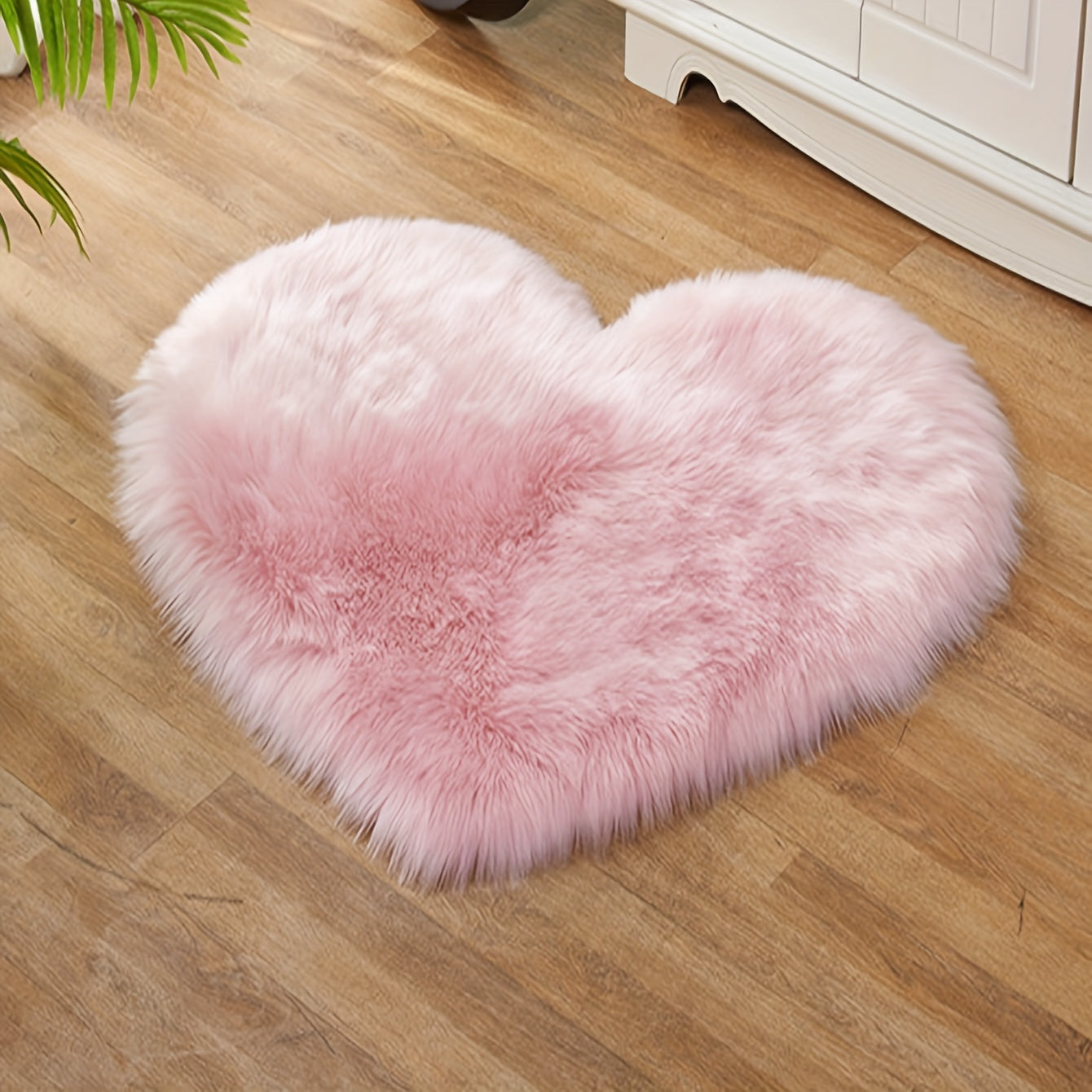 Pink Heart-Shaped Plush Rug Soft Faux Wool Cozy Bedroom Decor Gift