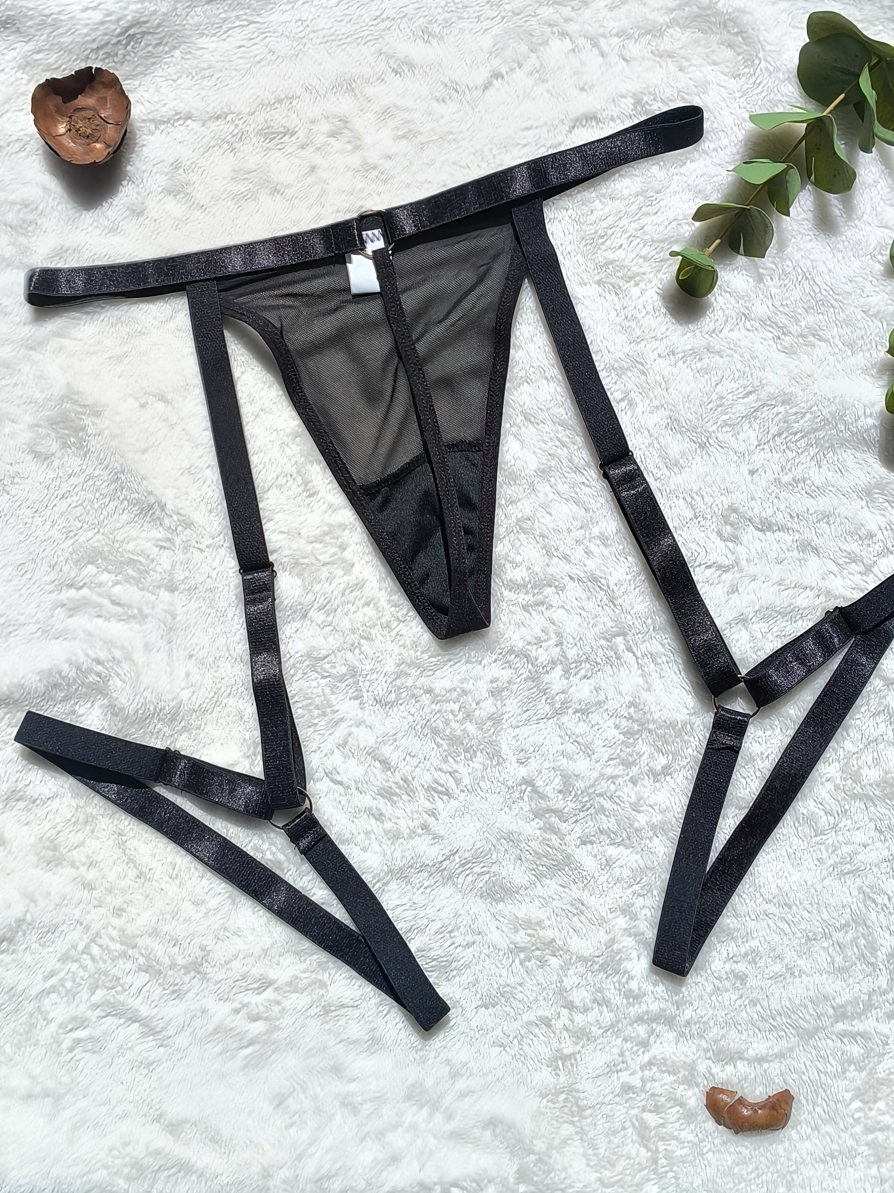 Ayollar uchun garter belbog'i bilan monoxrom thonglar - sexy ichki kiyim.