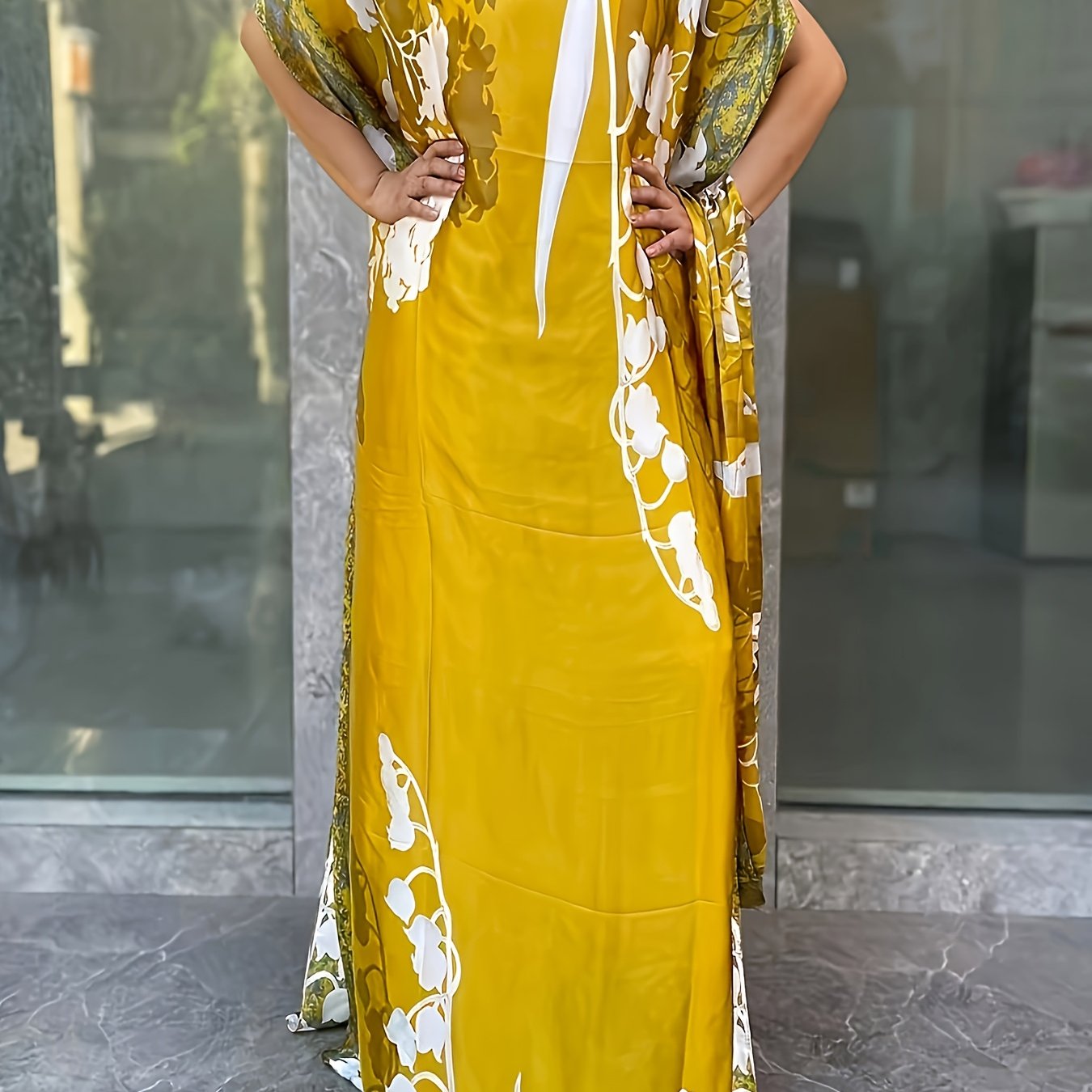 Ayollar uchun katta o'lchamli gulliy bosma tunik kiyiqi Polyester Crew Neck Batwing Sleeve Barcha mavsum uchun