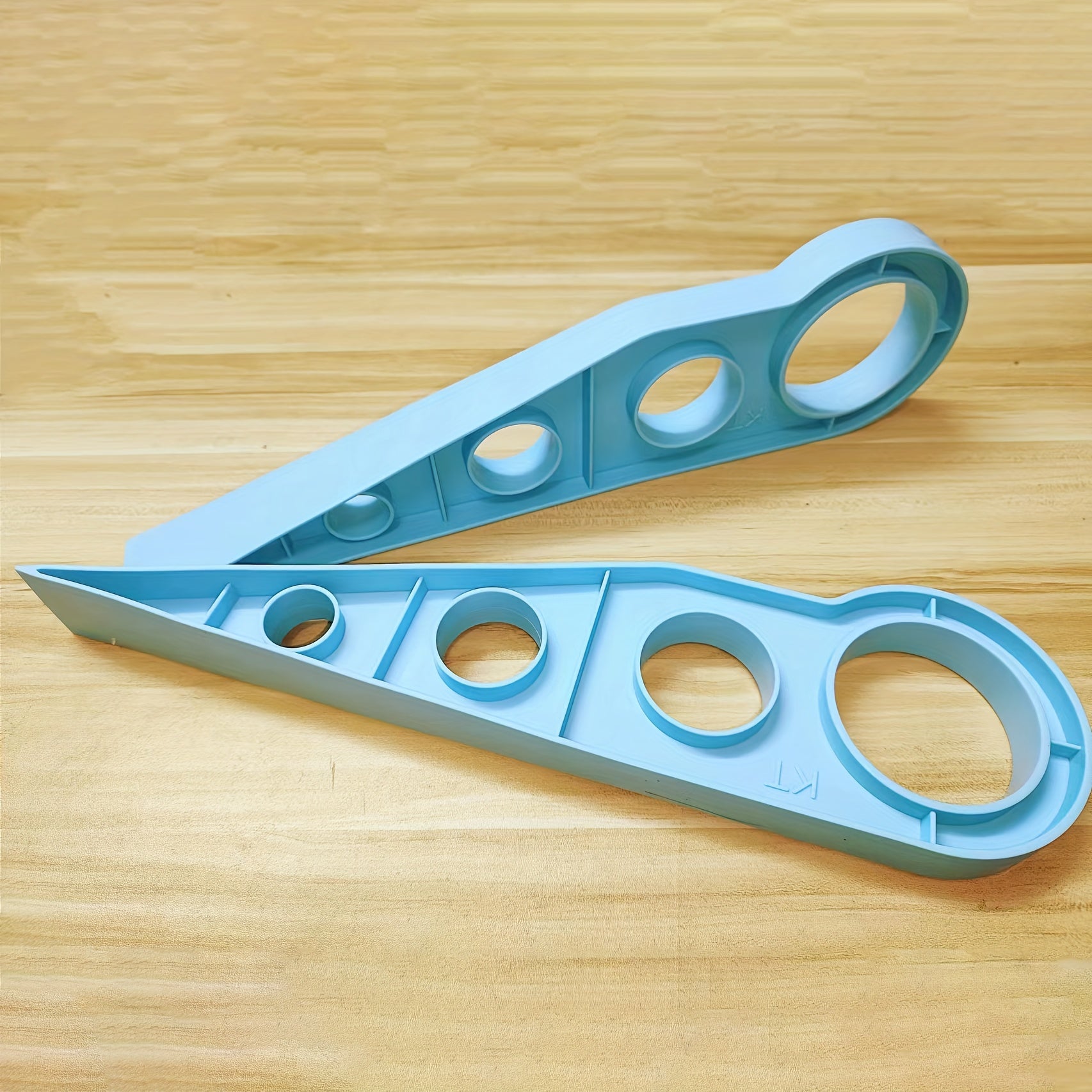 Organizador de ropa de cama azul PP para elevar el colchón y almacenar sábanas