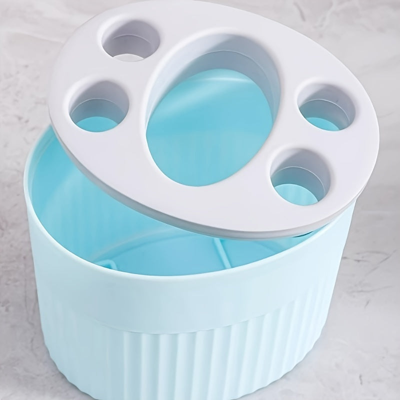 Держатель для зубных щеток для хранения на столешнице ванной.