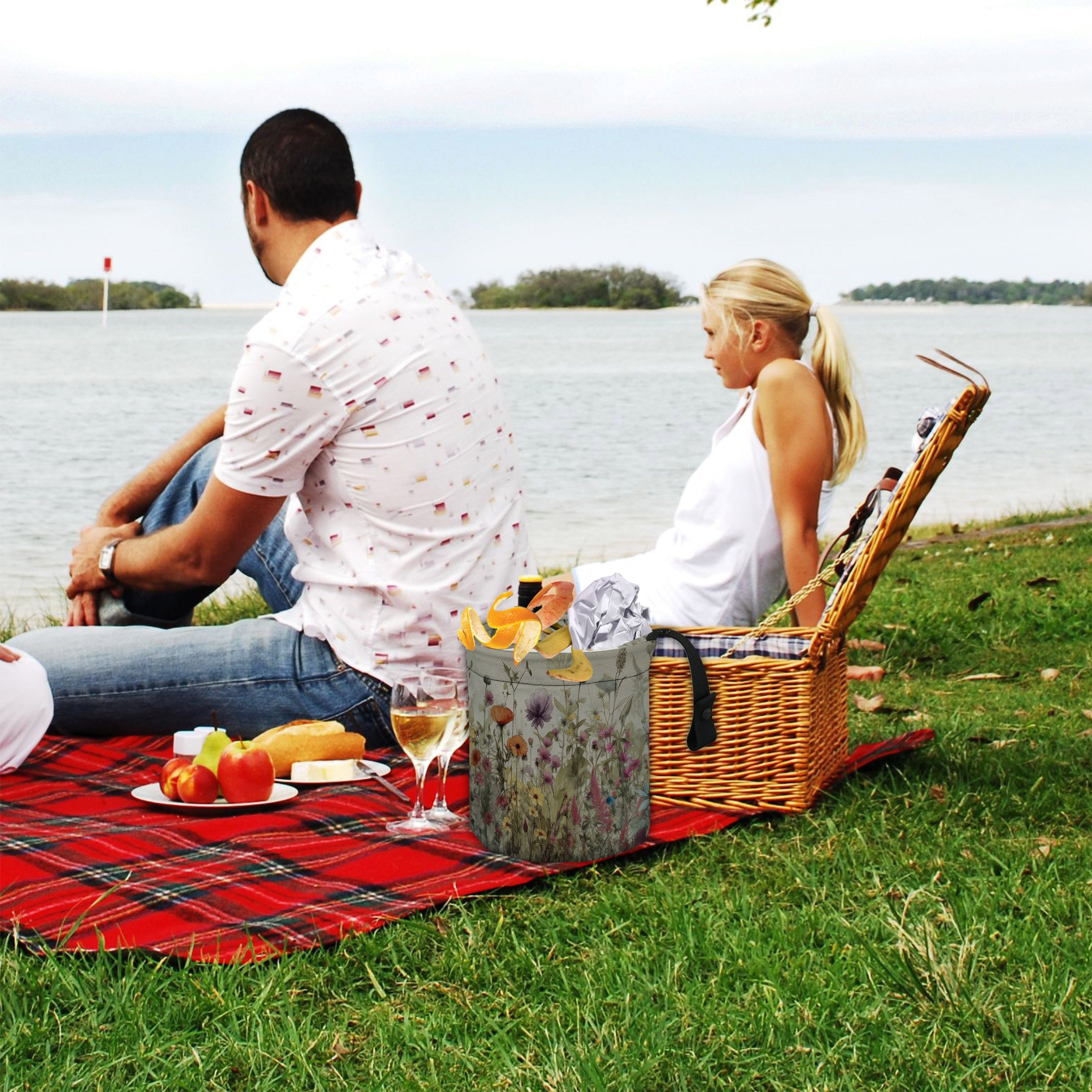 Akvarel gullar osilgan avtomobil chiqindi qutisi, avtomobil uchun oshxona, tabiatda sayohat qilish uchun chiqindi qutisi