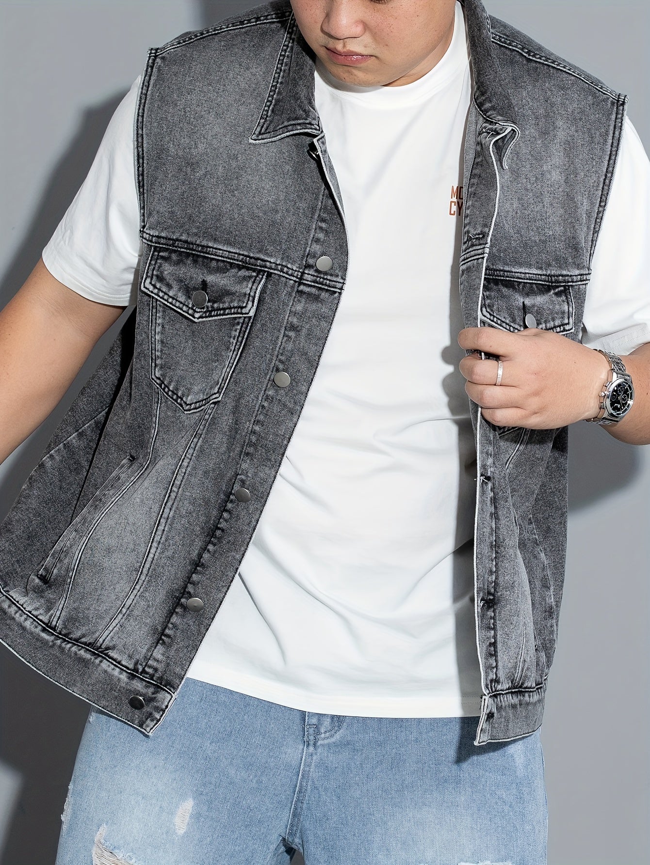 Men's Sleeveless Denim Vest with Flap Pockets Button Closure Lapel Collar Plus Size Casual Spring Summer Fall