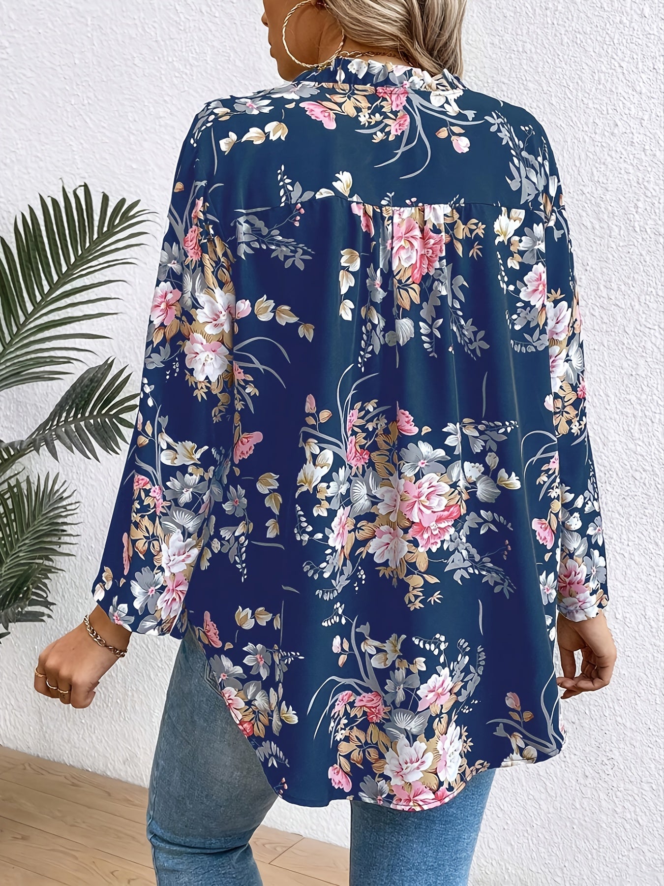 Plus Size Women's Floral Print V-Neck Blouse Lightweight Polyester Long Sleeve Top