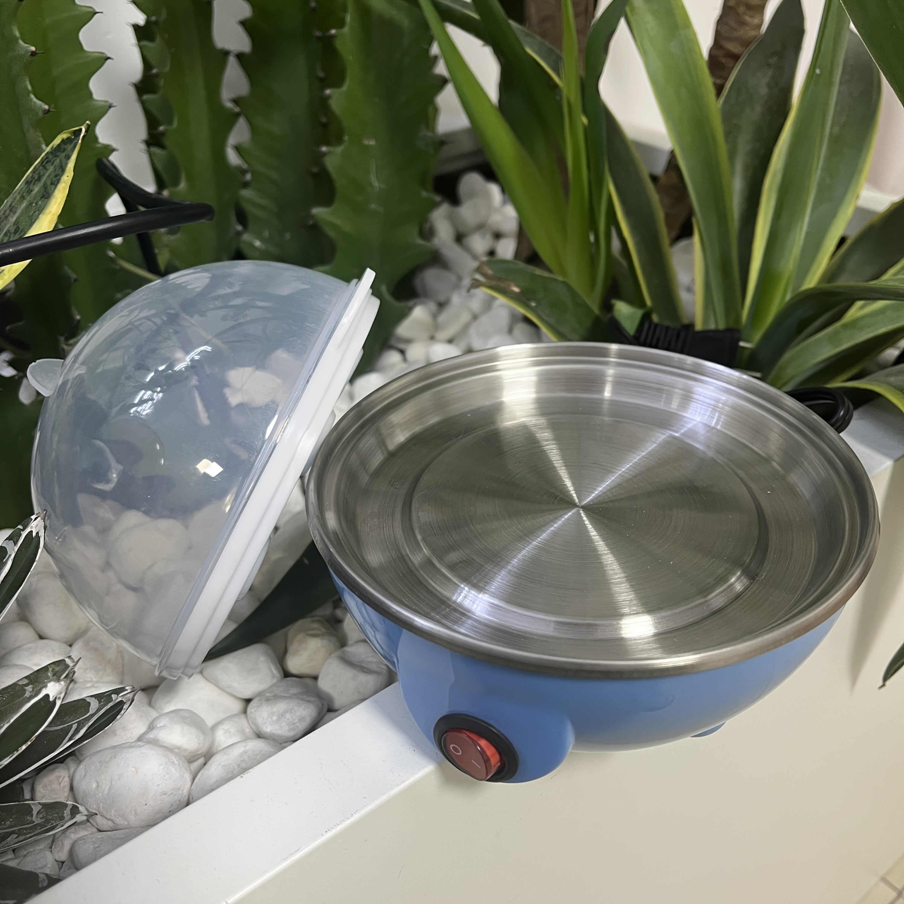 Katta sigimli Evropa uslubidagi qaynash qozoni, shaffof qopqog'i, zanglamaydigan po'latdan tayanch, avtomatik tuxum ushlagichi bilan. Tuxum va sabzavotlarni bug'lash uchun ideal, foydali nonushta uchun mukammal. Ajoyib sifatida