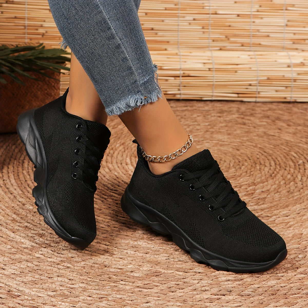 Women’s Breathable Knit Sneakers Black and White Striped Low-Top Running Shoes