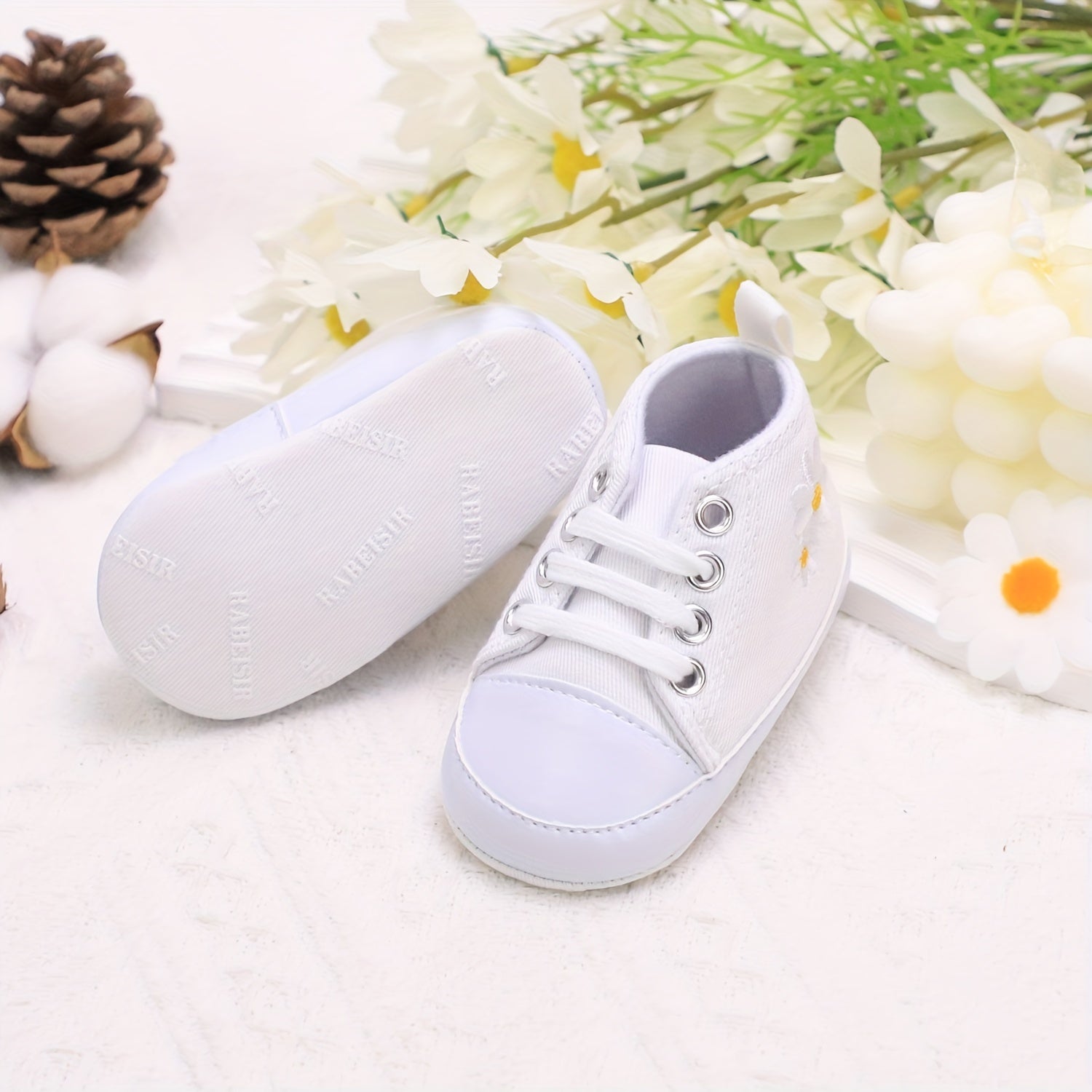 Baby Girls Embroidered Daisy Sneakers Lightweight Non-Slip Canvas Shoes for All Seasons
