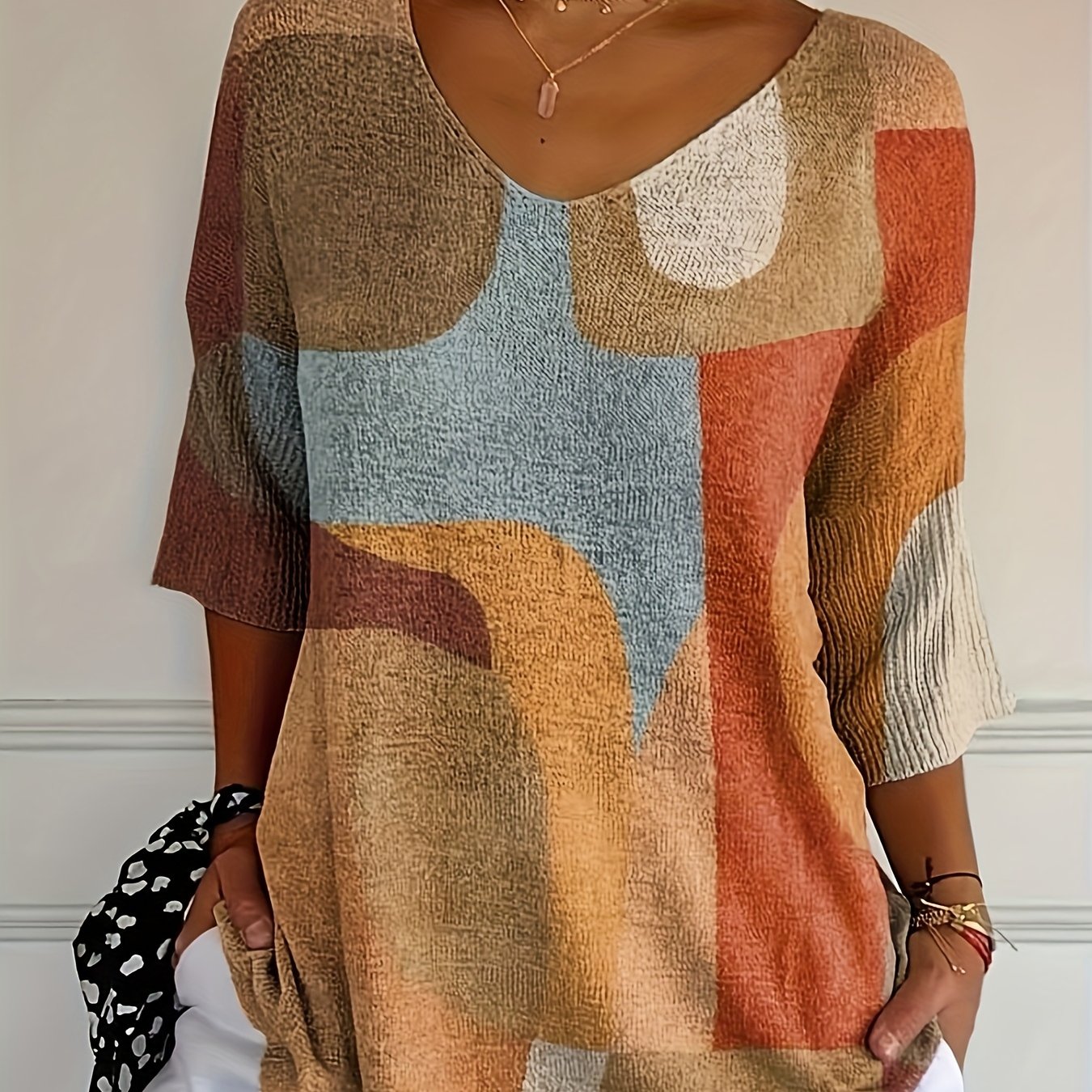 Топ женский с V-образным вырезом, длина миди, с рукавами, крупным геометрическим абстрактным принтом