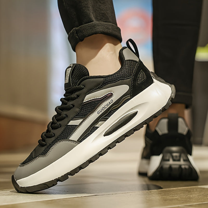 Erkaklar uchun nafas oladigan yengil yugurish poyabzallari bahor va yoz uchun