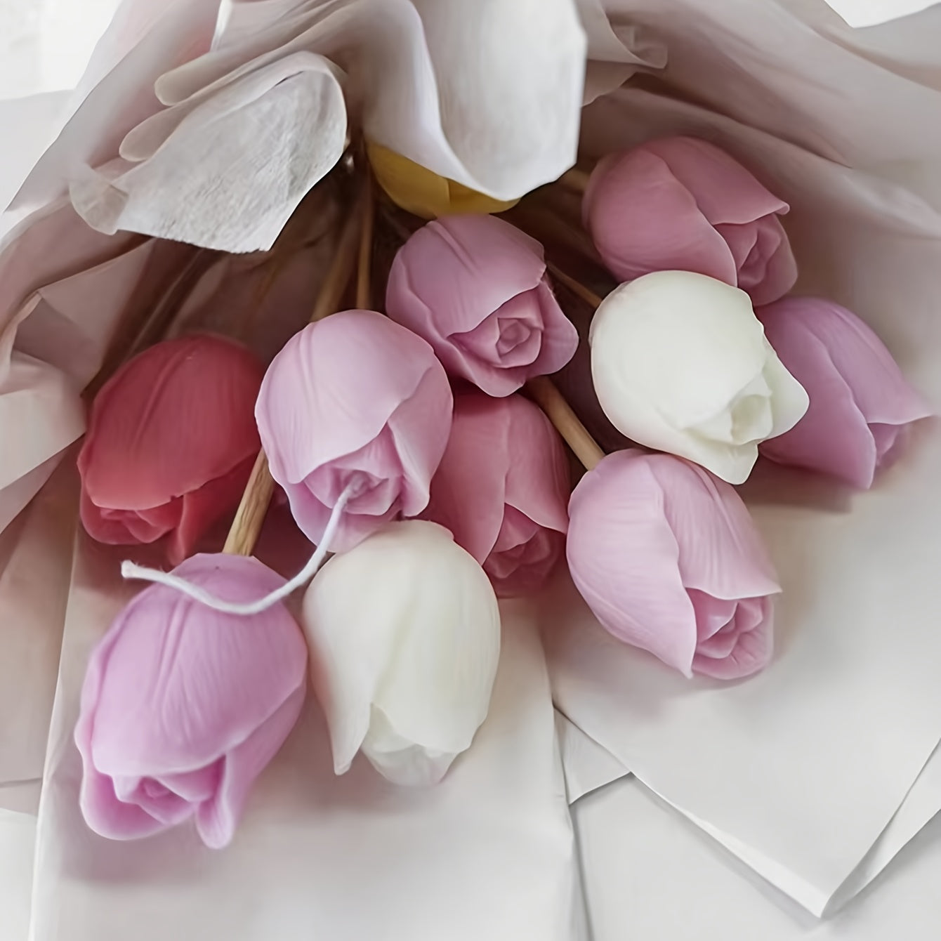 Розовая силиконовая форма в виде тюльпана для свечей и поделок из смолы с неровным дизайном цветка