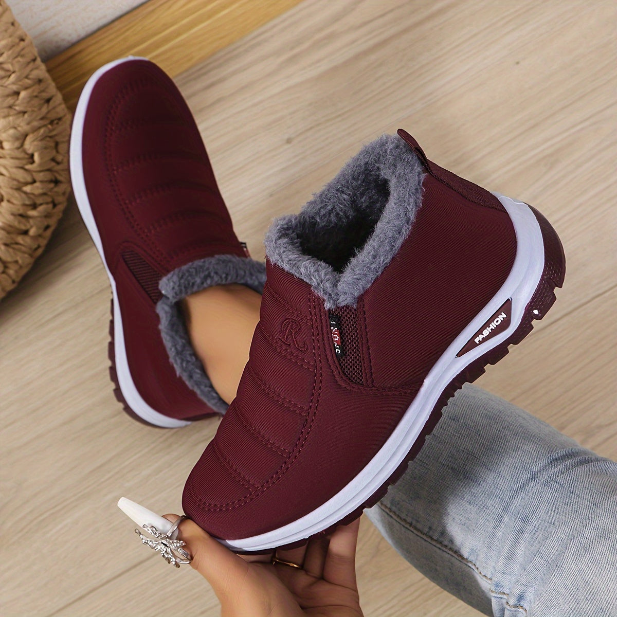 Women's Insulated Cold-Proof Boots Slip-Resistant Warm Winter Shoes