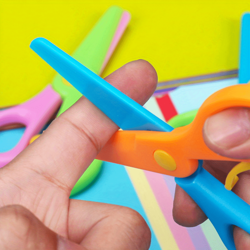 2 ta bolalar uchun xavfsiz qo'lqopli qaychi DIY loyihalari uchun, yoshlar uchun xavfsiz dizaynga ega rang-barang kichik qog'oz kesish asboblari. Talabalar va ijodiy faoliyatlar uchun mukammal.