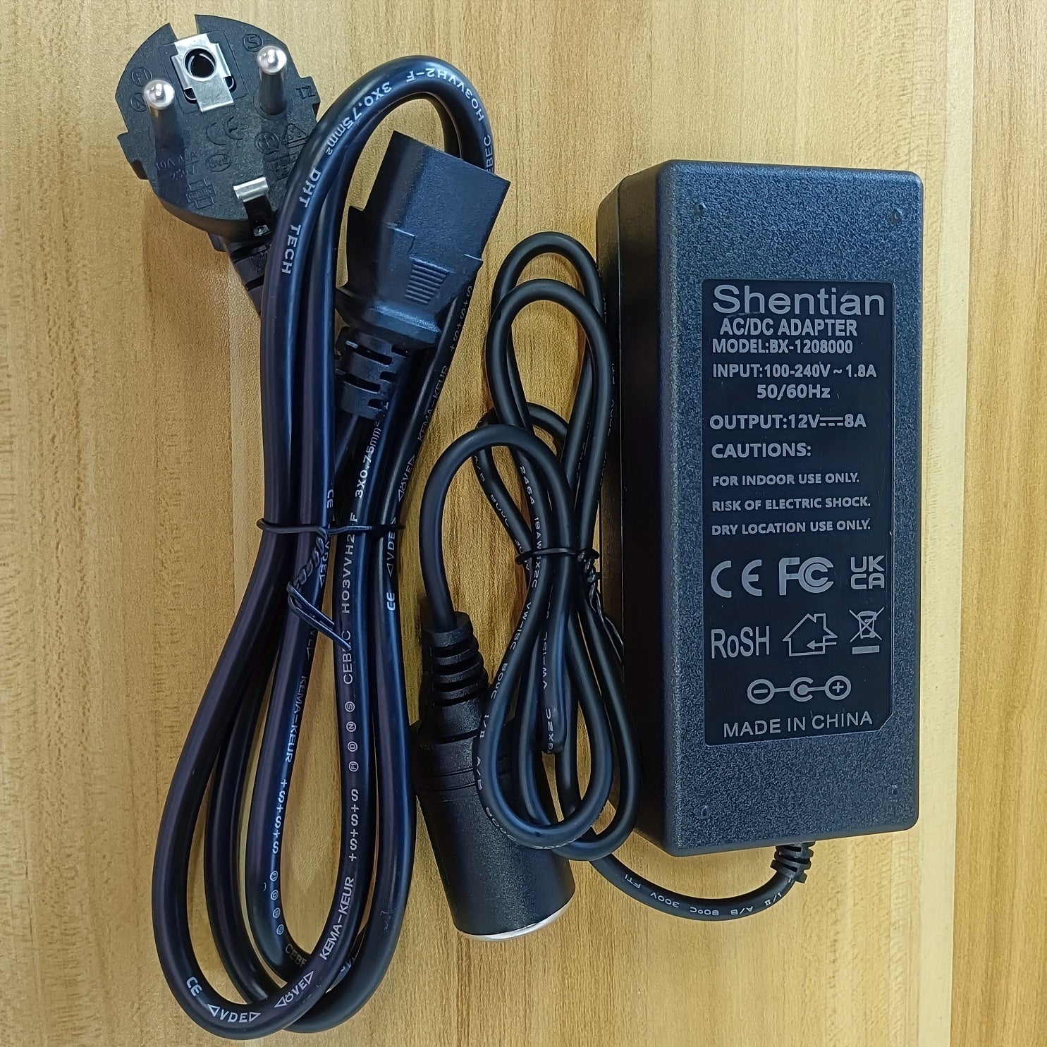 96W Avtomobil quvvat adapteri, sigareta chirog'i rozetkasi bilan, Yevropa rozetkasi, yashil LED ko'rsatkichi