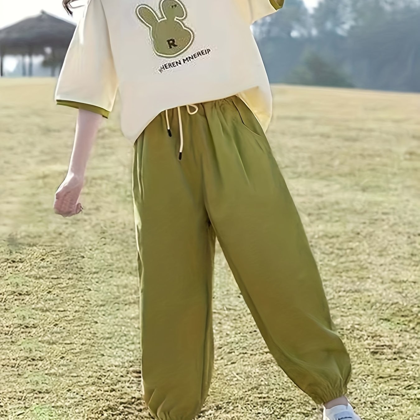 Girls Summer Outfit with Trendy Print and Cropped Draped Pants