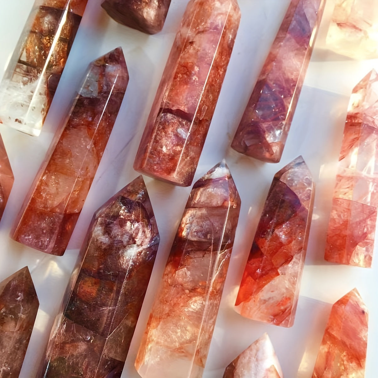 Varita de cristal rojo con columna de flor y adorno decorativo