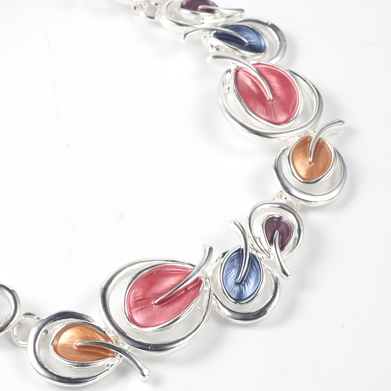 Conjunto de collar de mujer y pendientes de caída con patrón de hojas del árbol de la vida