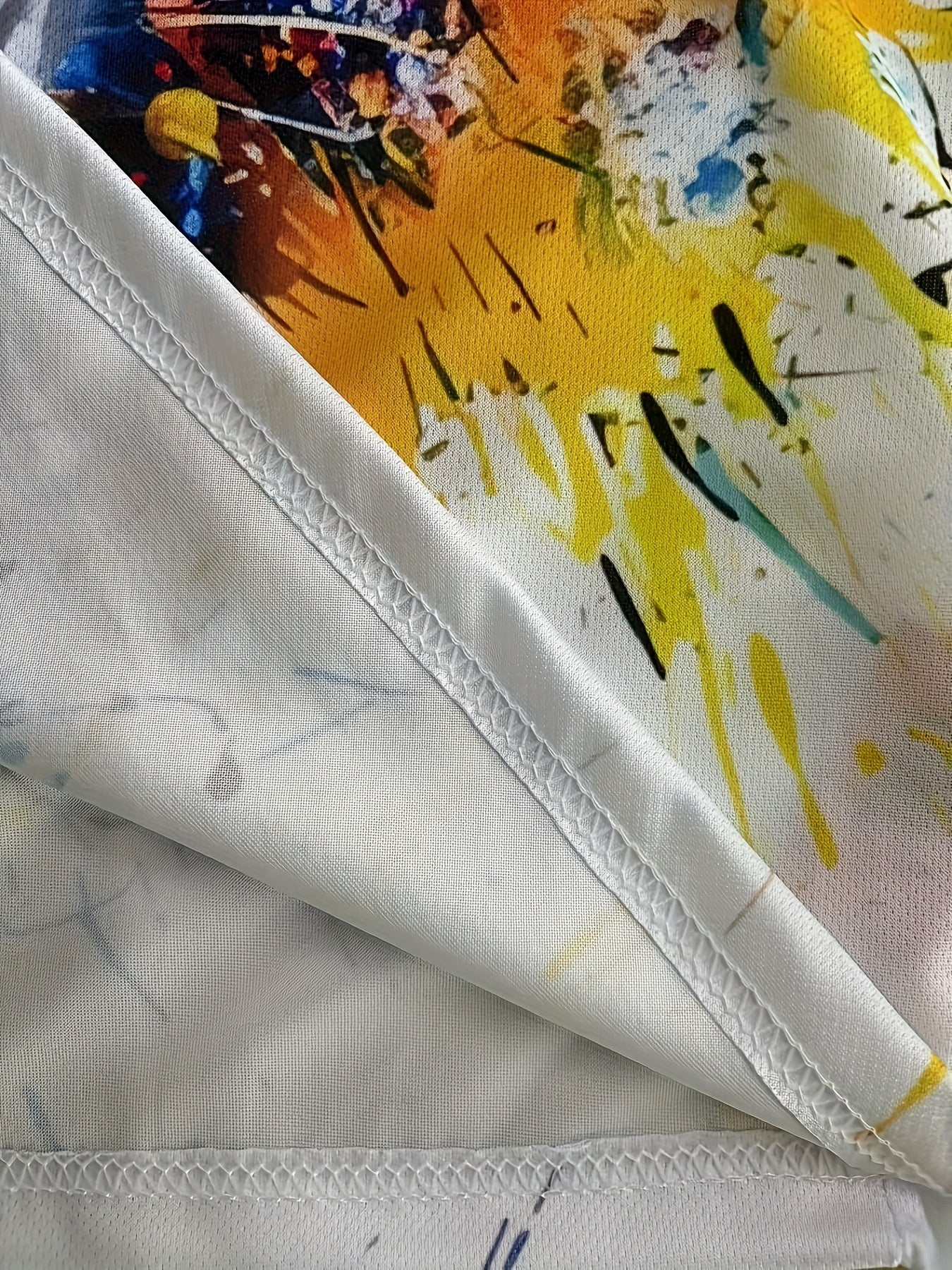 Мужской комплект большого размера 2 предмета: футболка с круглым вырезом и принтом черепа, шорты с шнурком, полиэстер