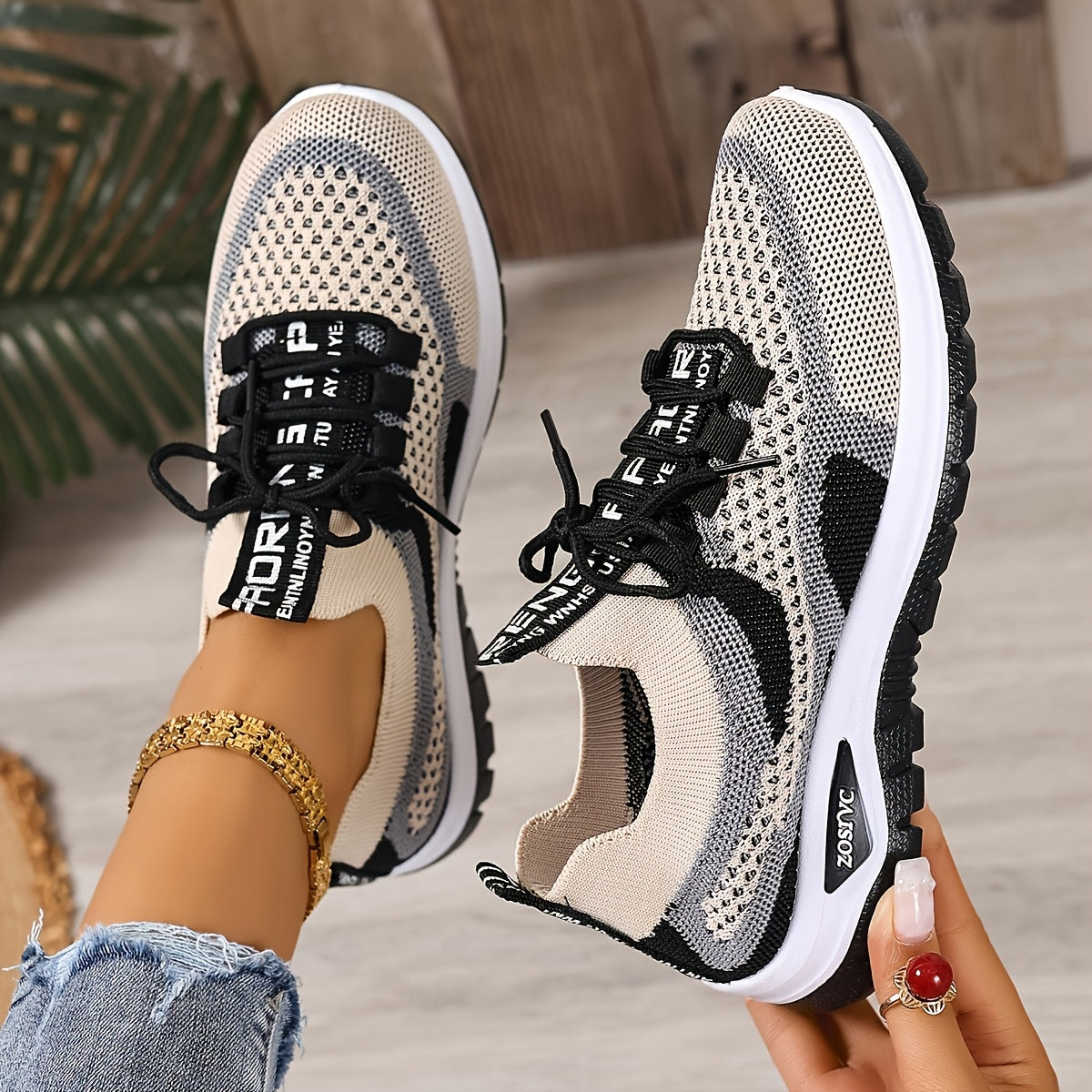 Women's Plus Size Lightweght Casual Sneakers with Gradient Color-Blocking and Breathable Fabric