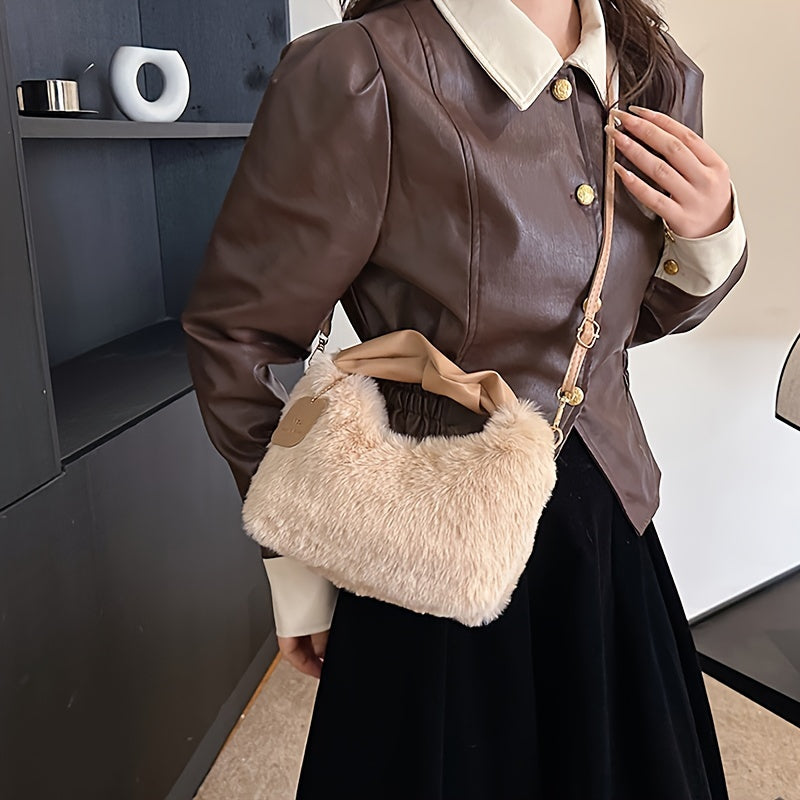 Стильная плюшевая сумка для путешествий с милыми деталями из искусственного меха, идеально подходящая для осенней и зимней моды.