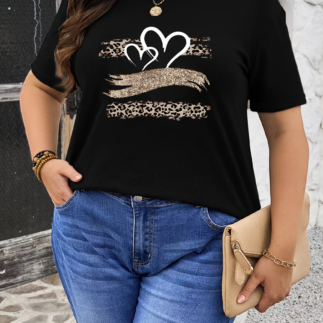 Plus Size Black T-Shirt with Leopard and Heart Print Polyester Short Sleeve Spring Summer