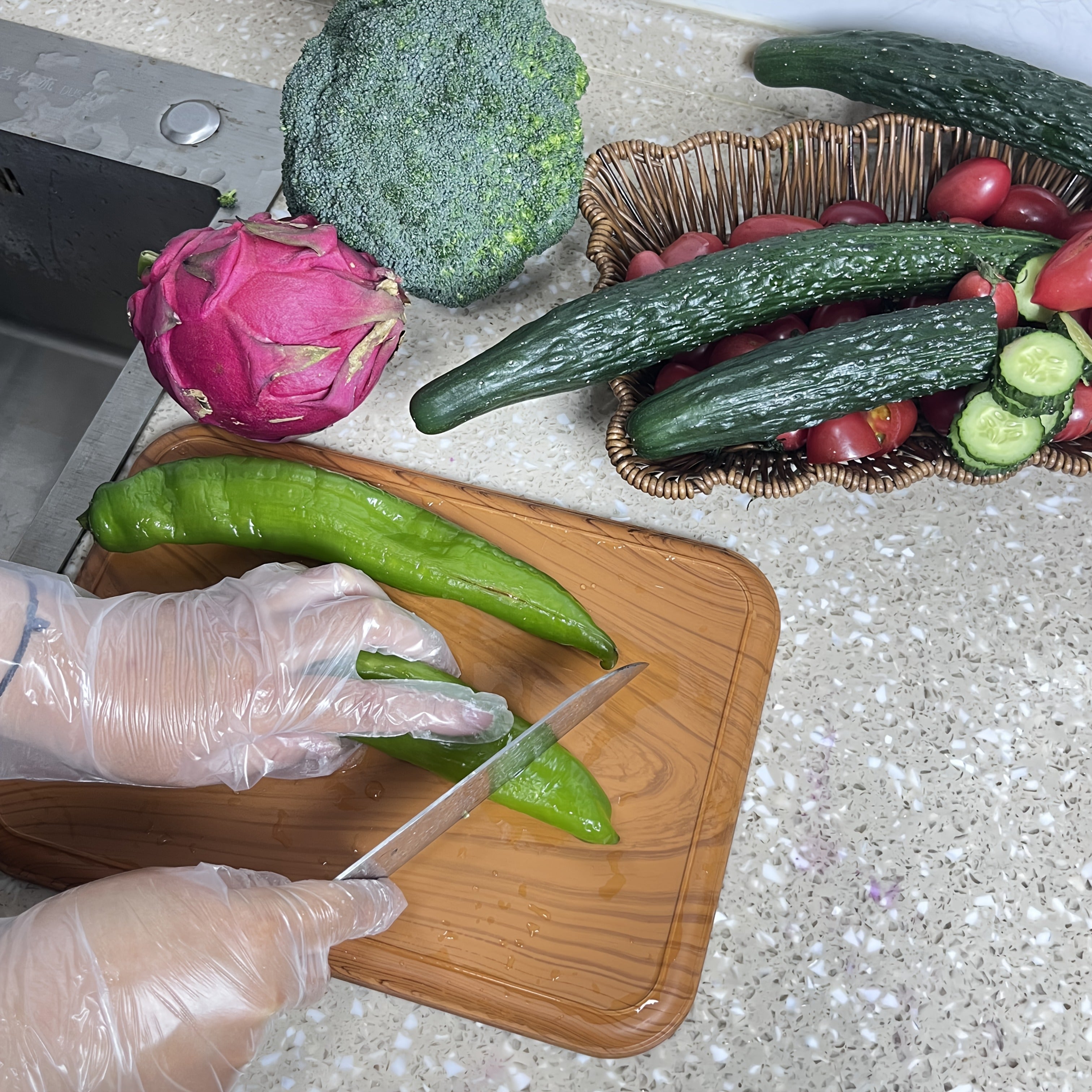 100/200pcs Transparent Waterproof TPE Disposable Gloves Non-Latex Slip-Resistant for Kitchen Tattoo Hair Dyeing Pet Grooming