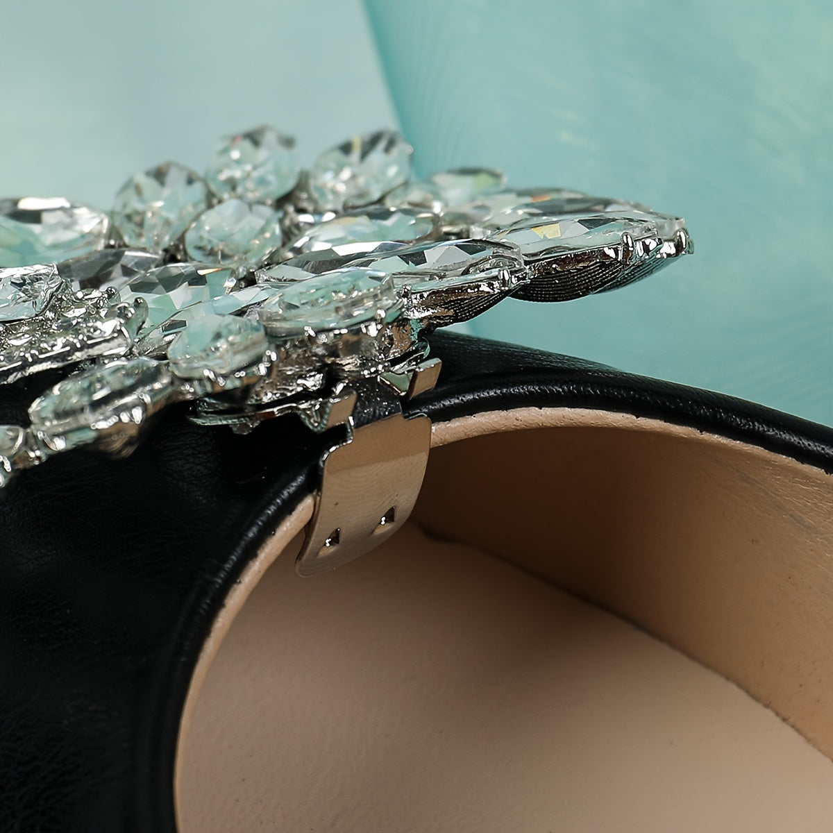 Women’s Summer Footwear Accessories Set With Metal Buckles and Floral Decorations