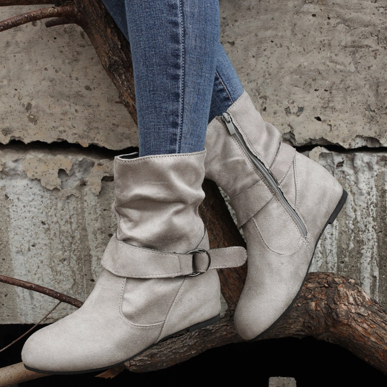 Women's Ankle Boots Solid Color Round Toe Buckle Side Zipper Outdoor Shoes