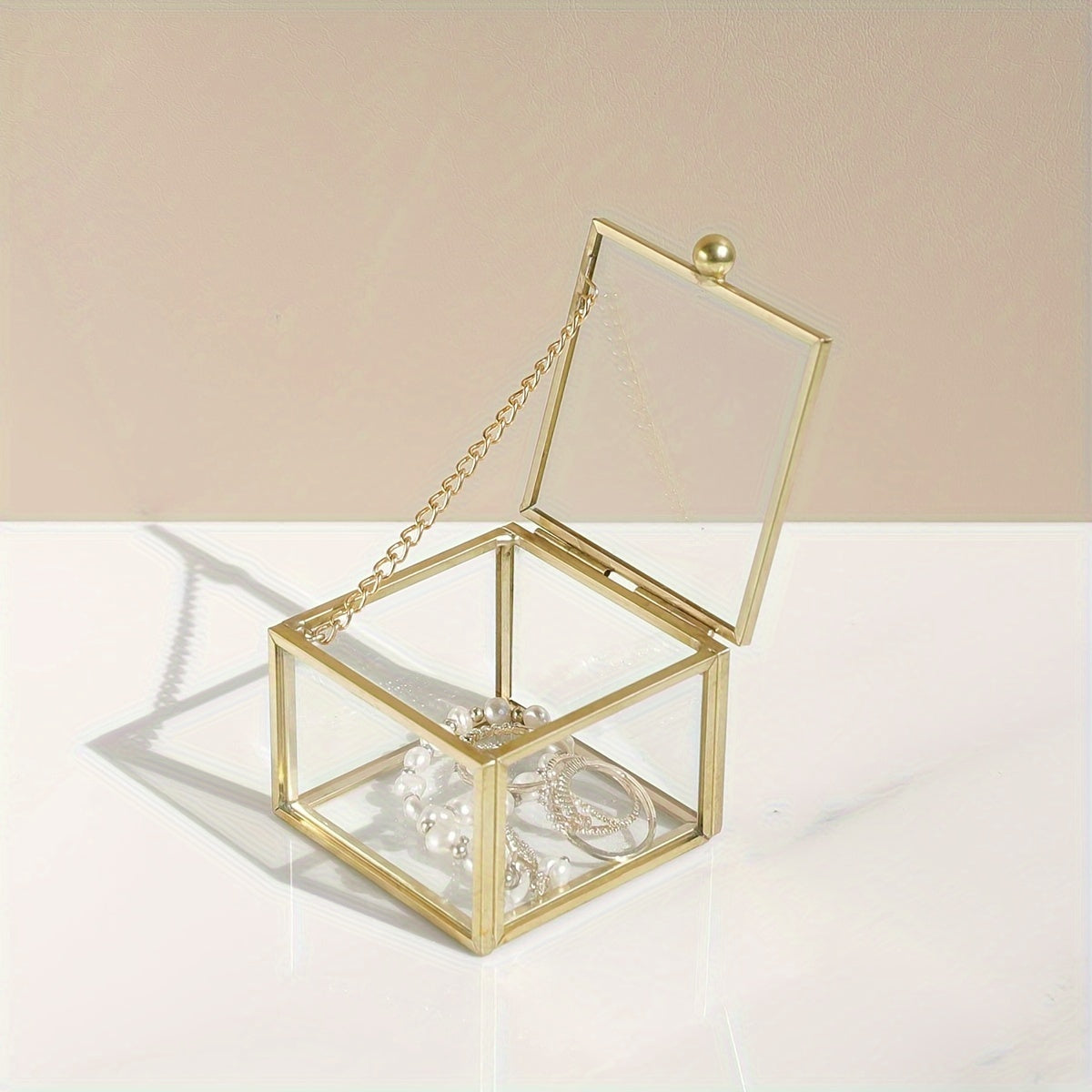 Квадратная стеклянная шкатулка для украшений с винтажным дизайном и золотыми акцентами для серег, колец и ожерелий