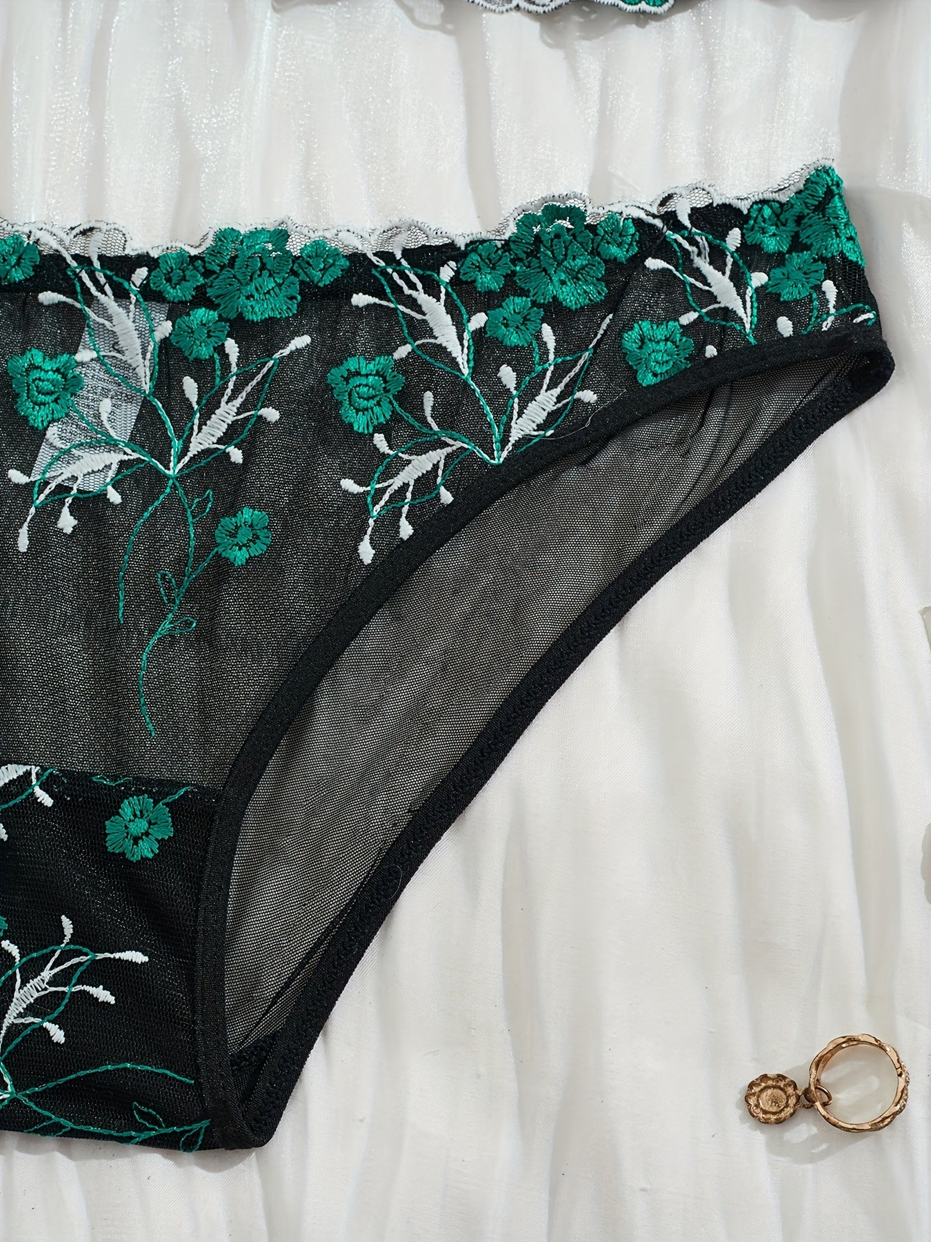 Women's Lace Bra and Panty Set with Floral Embroidery and Knitted Fabric