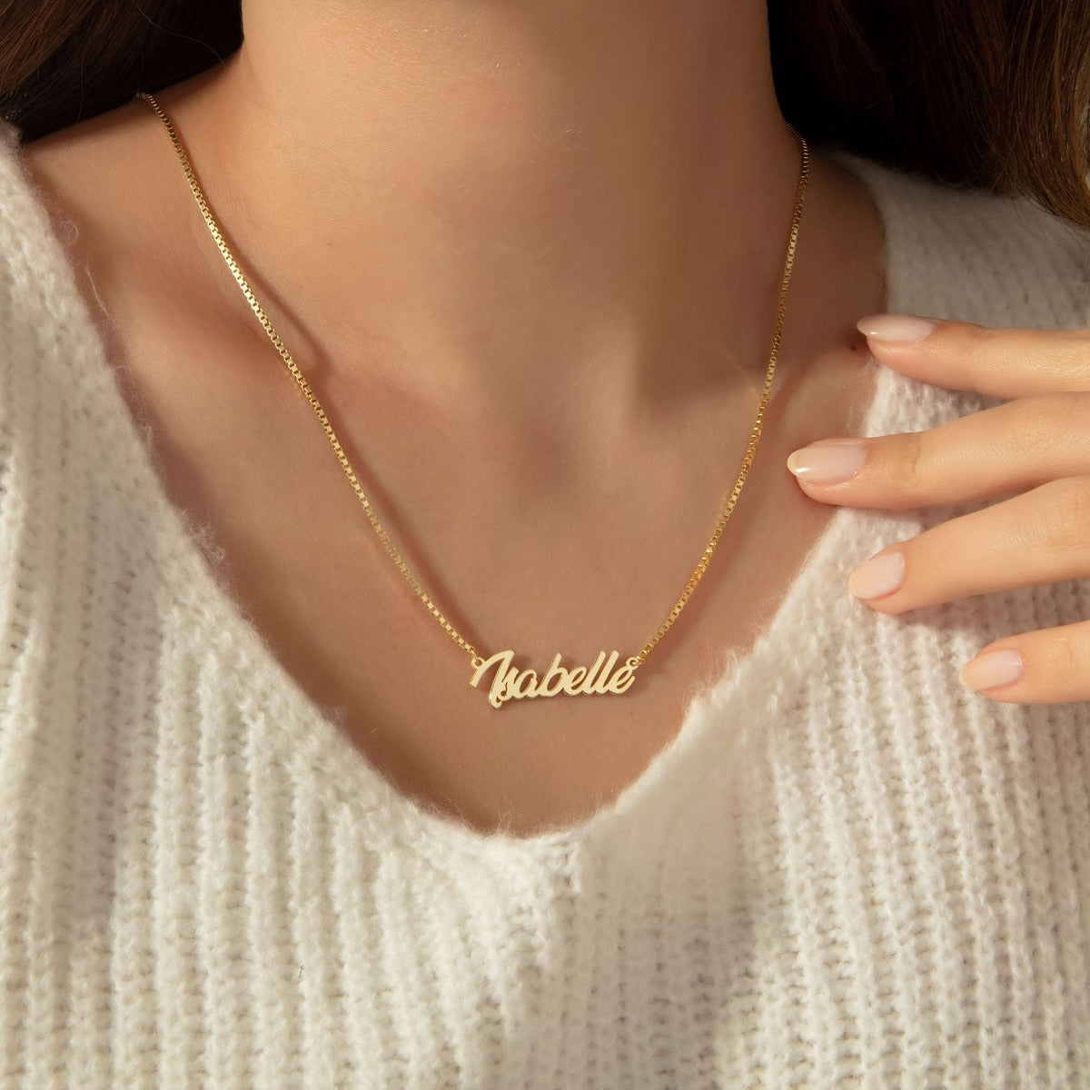 Maxsus ishlab chiqarilgan zanglamas po'latdan yasalgan ism marjon, 18K oltin qoplama, zamonaviy va silliq dizayn, Rojdestvo yoki har qanday bayram uchun ideal sovg'a, har kuni va bayramlarda taqish uchun mos.