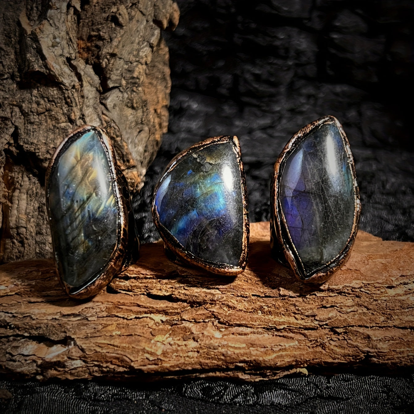 Uniseks vintage uzuk nozik joylangan tabiiy toshlar bilan noyob dizayn