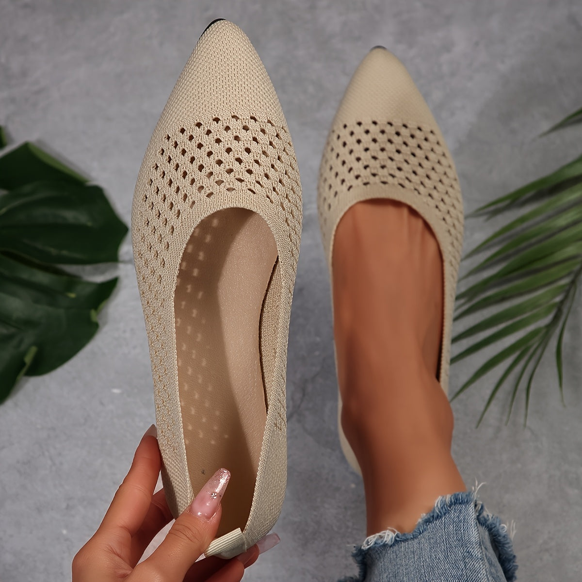 Women's Solid Color Knitted Pointed Toe Flats Comfortable Shoes