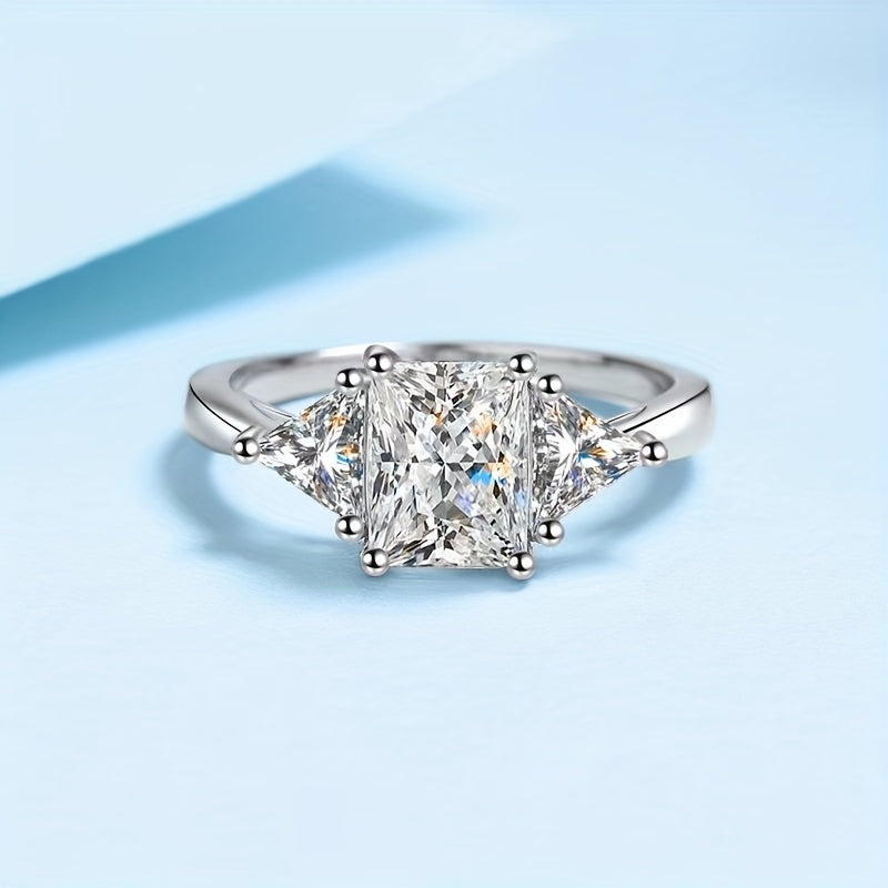 925 sterling silverda zamonaviy 2 karat Moissanite to'y uzugi, har kuni yoki maxsus tadbirlar uchun ideal, LOVESSOM, Radyen, zamonaviy uslub, norasmiy kiyim uchun mos, qiz do'stingiz yoki buvijingiz uchun o'ylangan sovg'a.