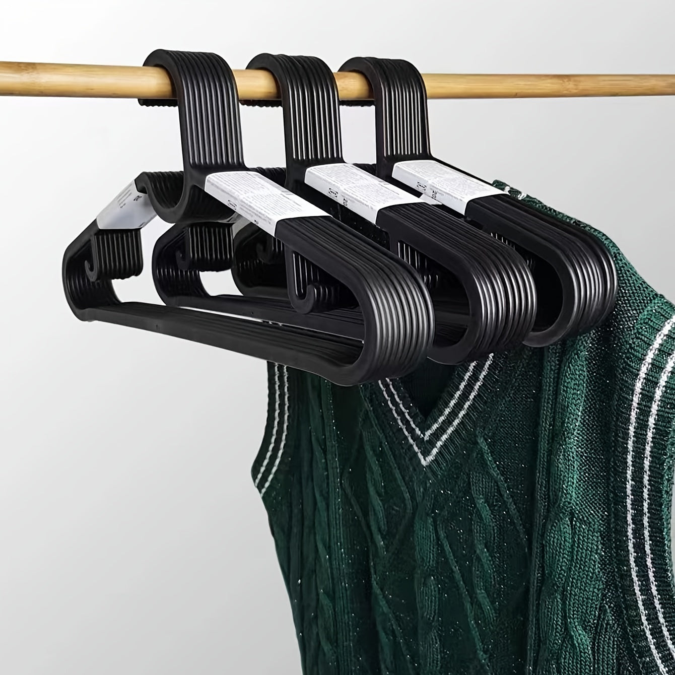 Set of 5 Plastic Space-Saving Clothes Hangers for Home or Dorm
