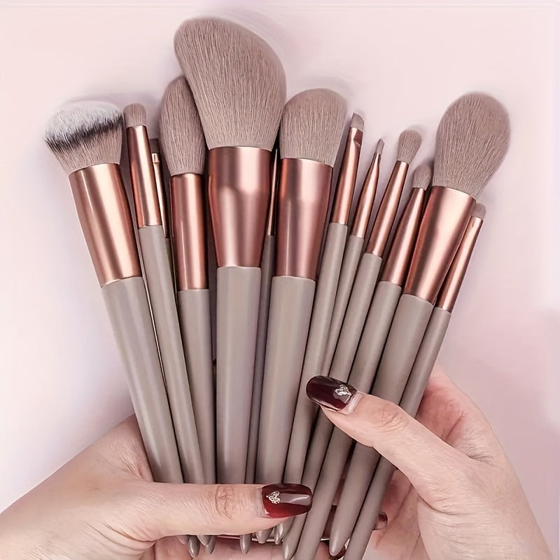 Synthetic Makeup Brush Set for Beginners and Professionals with Travel Case