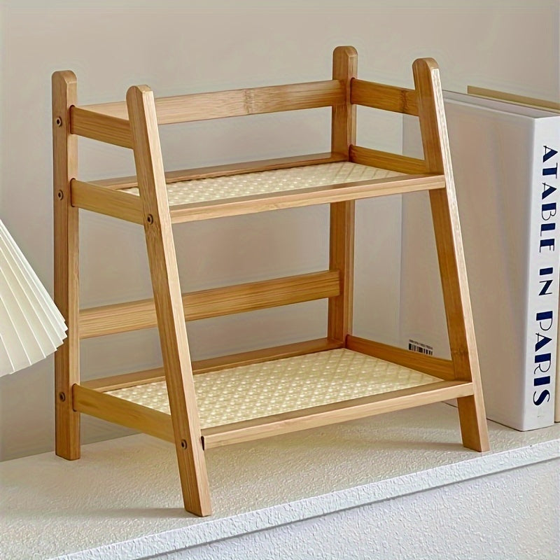 Rustik krem rangli bambuk qadamli shkaf, to'qilgan tuzilishga ega, ko'p funksiyali poyabzal tokchasi va kir, oshxona va bog' uchun saqlash joyi.