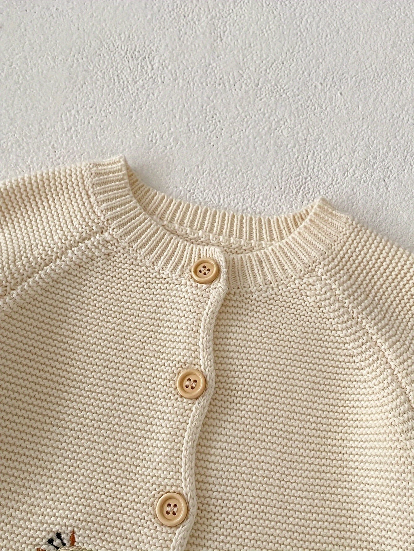 Kichkina qizlar uchun qizilcha, multfilmli tikilgan kardigan, krujkali bo'yin, uzun qo'lli, paxta, bahor va kuz uchun