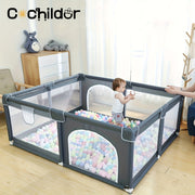 Ichki foydalanish uchun bolalar o'yin matosi, devor qo'riqlash barlari va yurish o'rganish xususiyatlari bilan