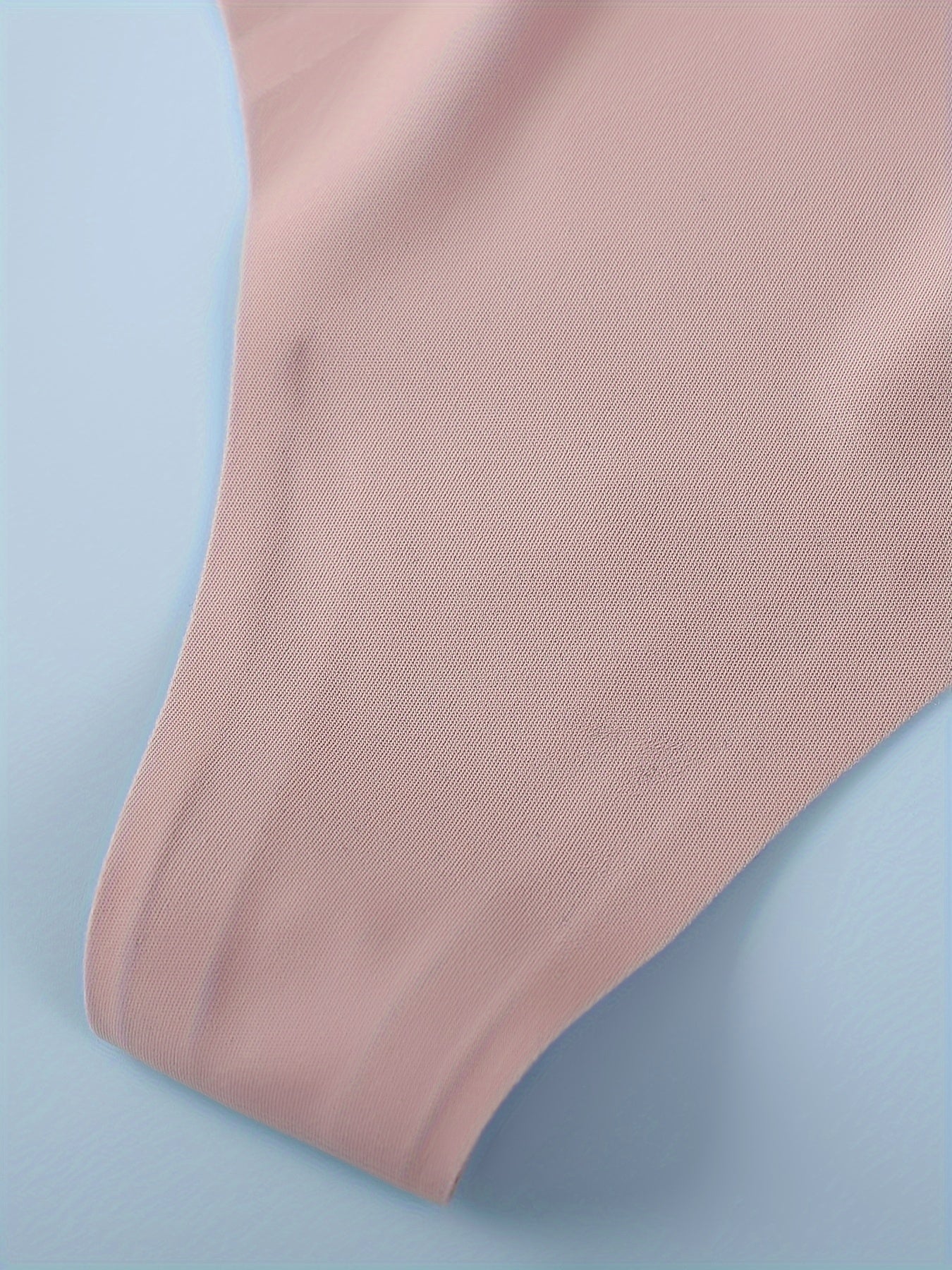 Women’s Seamless Thongs Low-Rise Breathable Lingerie Pack of 5