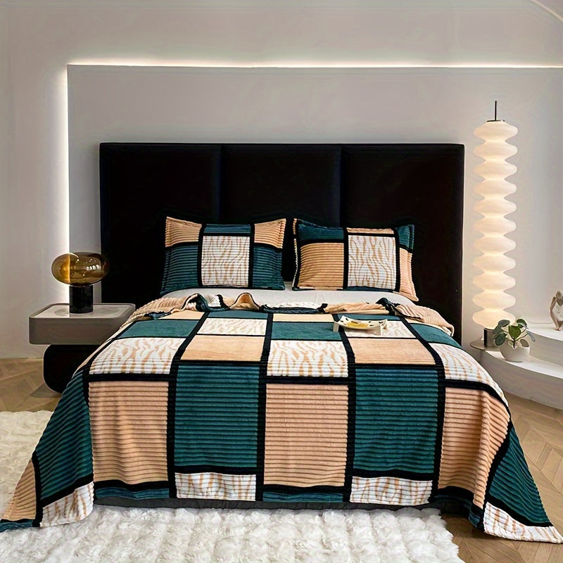 Geometric Checkered Fleece Throw Blanket for All Seasons and Multi-Purpose Use