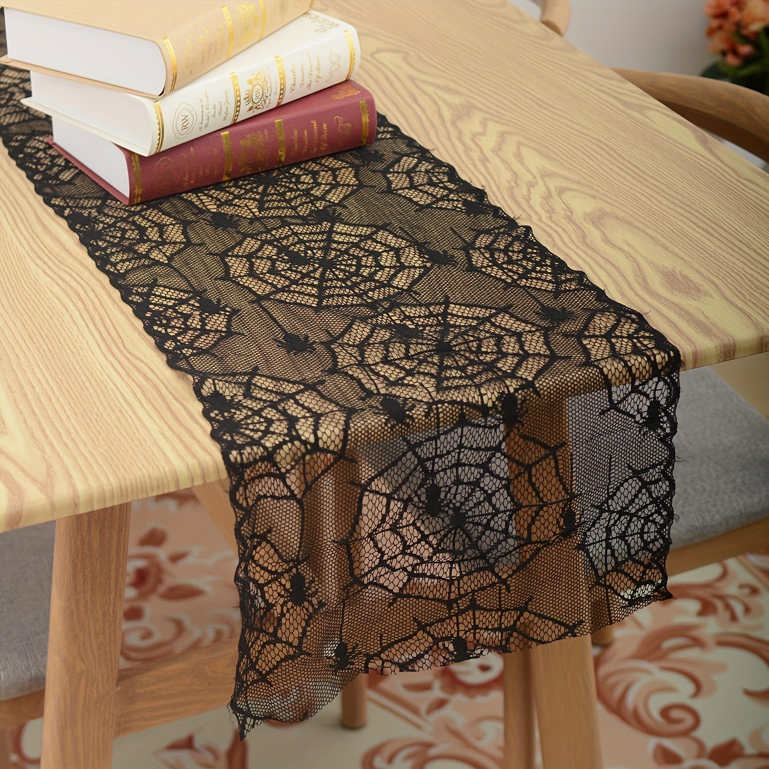 1 dona Halloween stol chiziq, qora dantel dizayni va ruh mavzusi bilan. Halloween, partiyalar va bayramlar uchun stolni bezash uchun mukammal. Uyingizning dekoriga qo'shimcha qo'rqinchli tuyg'u berish yoki sovg'a sifatida ajoyib.