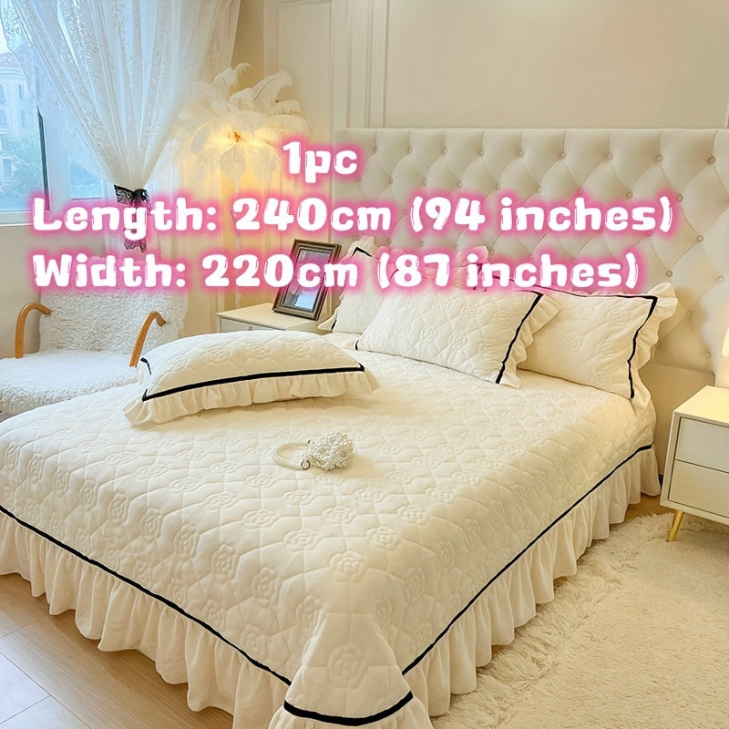 Ultra-Soft Milk Velvet Quilted Bedspread with Lace Detailing Hypoallergenic Breathable Solid Color Black Piping
