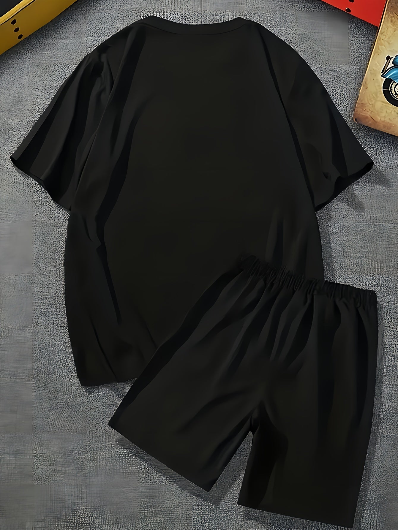 Men's Polyester Knit Tracksuit Set with Graphic Print and Pocket Details