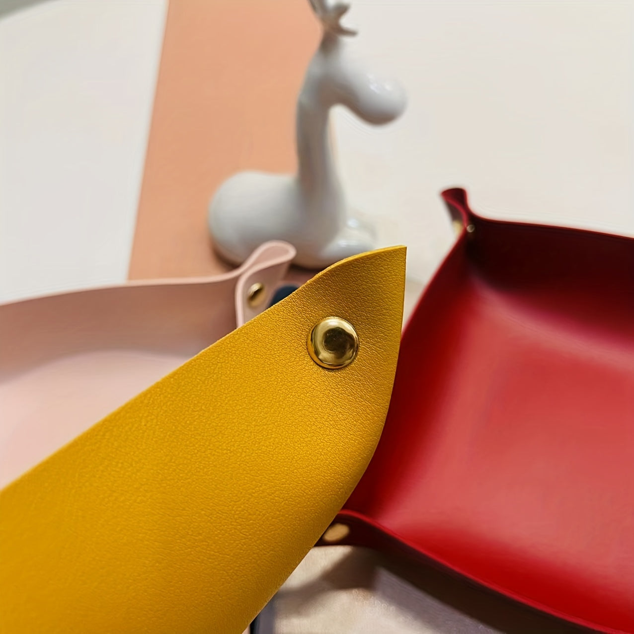 Caja de almacenamiento de cuero PU para escritorio, joyería, cosméticos, llaves y frutos secos