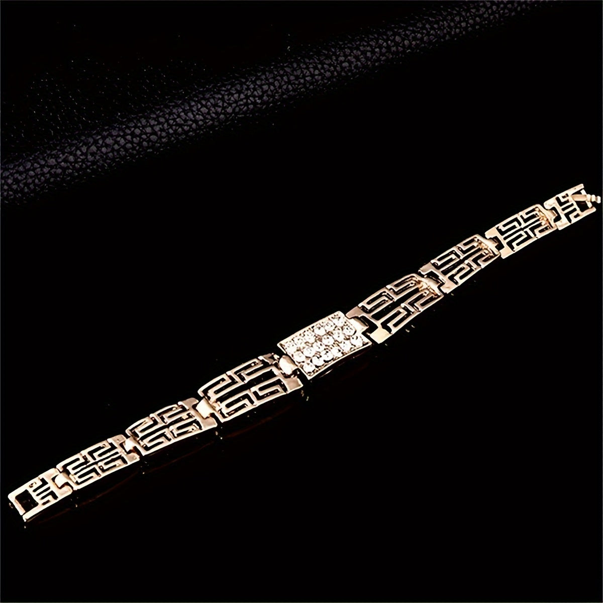 Traditional Bridal Jewelry Set with Rhinestone Earrings Bracelet Necklace Ring for Wedding